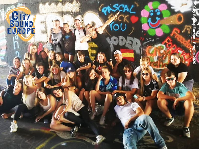 J&oacute;venes participantes de City Bound